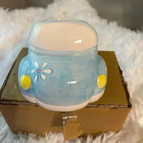 VW convertible, bug planters.‎ New - Picture 9 of 11